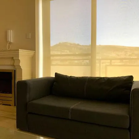 Bay- Seaview Serviced Flat Up To 6 Person Apartment
